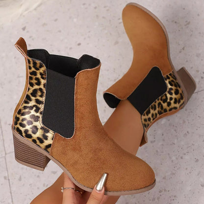 Elegante Mid-Heel Pumps