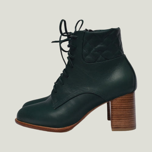 Rising Mara – Handgefertigte Leder Heel Booties mit Holzabsatz